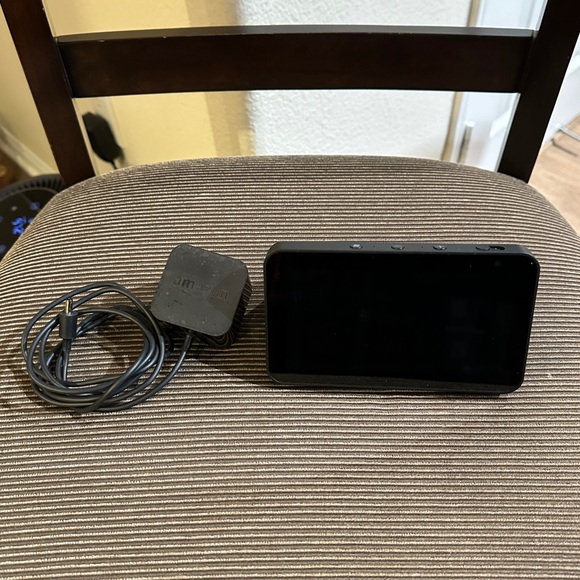 Echo Show - Picture 1 of 8